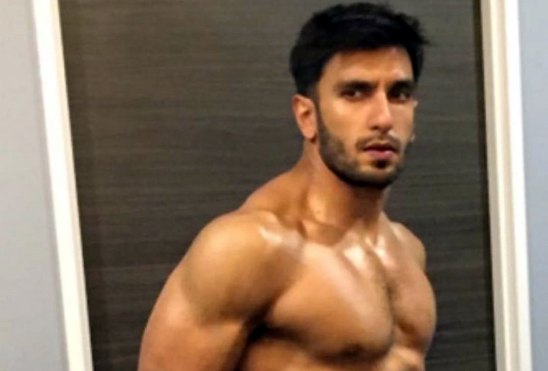 From his debut film "Band Baaja Baaraat" to his latest hits "Simmba"  and "Gully Boy", actor Ranveer Singh has been wooing the audience not only with his feisty screen presence and acting skills, but also with his look -- particularly his toned, fit physique. For his upcoming release "'83'", the 34-year-old has undergone a massive workout and physical training to get into the character of former cricketer Kapil Dev.