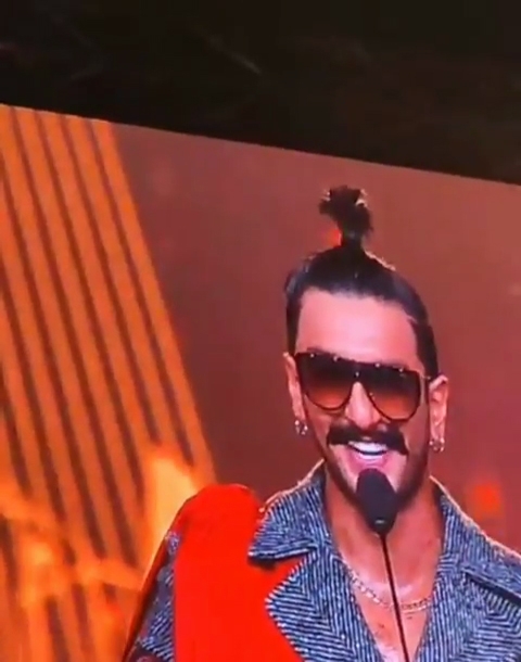 "Mama, we’re going to London," said actor Ranveer Singh about getting his wax statue at Madame Tussauds. Ranveer made the announcement while receiving an award at IIFA 2019 here on Wednesday.