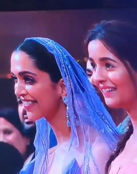 "Mama, we’re going to London," said actor Ranveer Singh about getting his wax statue at Madame Tussauds. Ranveer made the announcement while receiving an award at IIFA 2019 here on Wednesday.