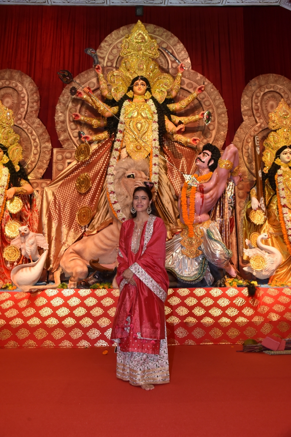 Mumbai: Actresses Kajol and Tanishaa Mukerji with thier mother Tanuja at a Durga Puja pandal in Juhu Mumbai on Oct 4, 2019. (Photo: IANS)