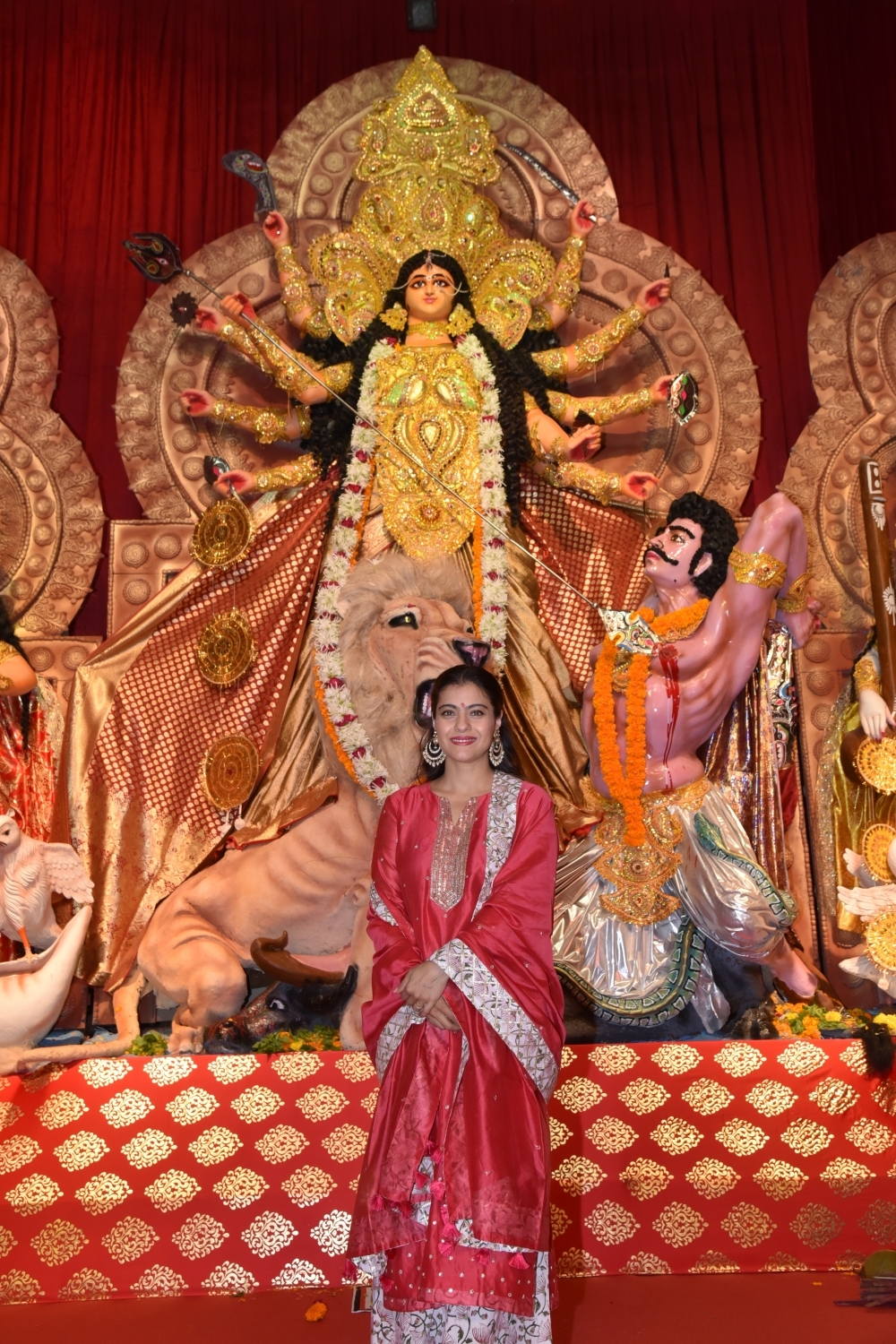 Mumbai: Actresses Kajol and Tanishaa Mukerji with thier mother Tanuja at a Durga Puja pandal in Juhu Mumbai on Oct 4, 2019. (Photo: IANS)