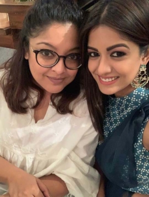 Actress Tanushree Dutta recently paid a visit to her sister and actress Ishita Dutta on the sets of her TV show 