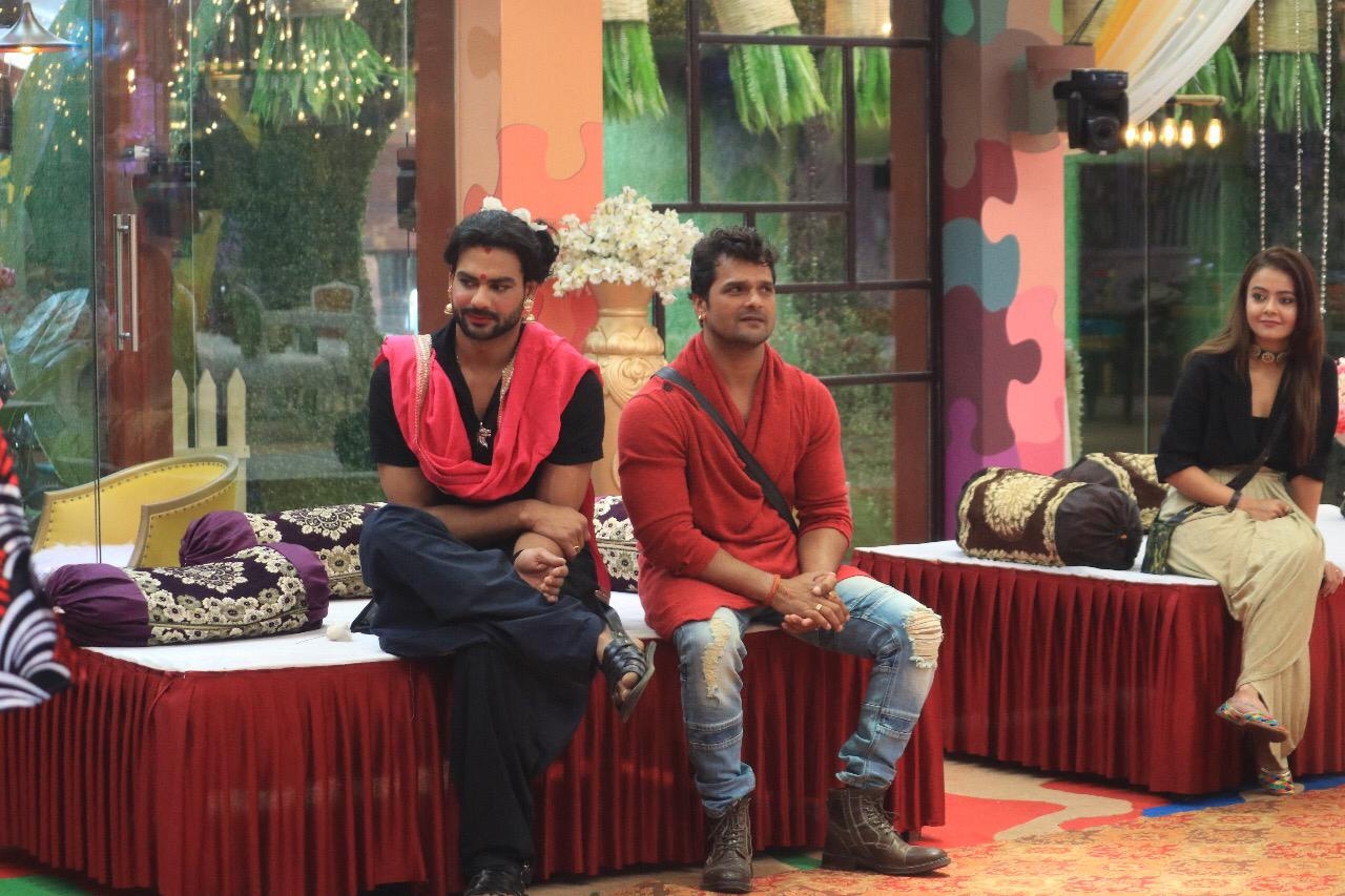 'Bigg Boss 13': Vishal cross dresses as Paras' 'Mausi' for task.