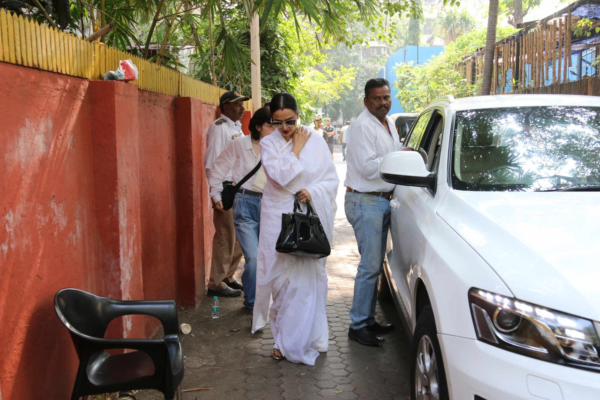 Mumbai: Actress Rekha at the funeral of Shaukat Azmi - veteran actress, wife of renowned Late Urdu poet and lyricist Kaifi Azmi and mother of actress Shabana Azmi - in Mumbai on Nov 23, 2019. (Photo: IANS)