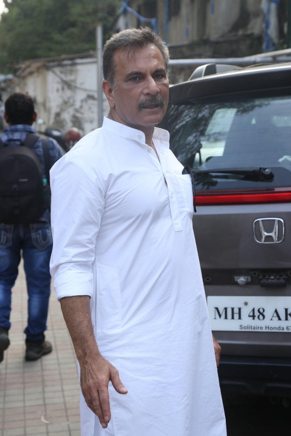 Mumbai: Actor Pavan Malhotra at the funeral of Shaukat Azmi - veteran actress, wife of renowned Late Urdu poet and lyricist Kaifi Azmi and mother of actress Shabana Azmi - in Mumbai on Nov 23, 2019. (Photo: IANS)