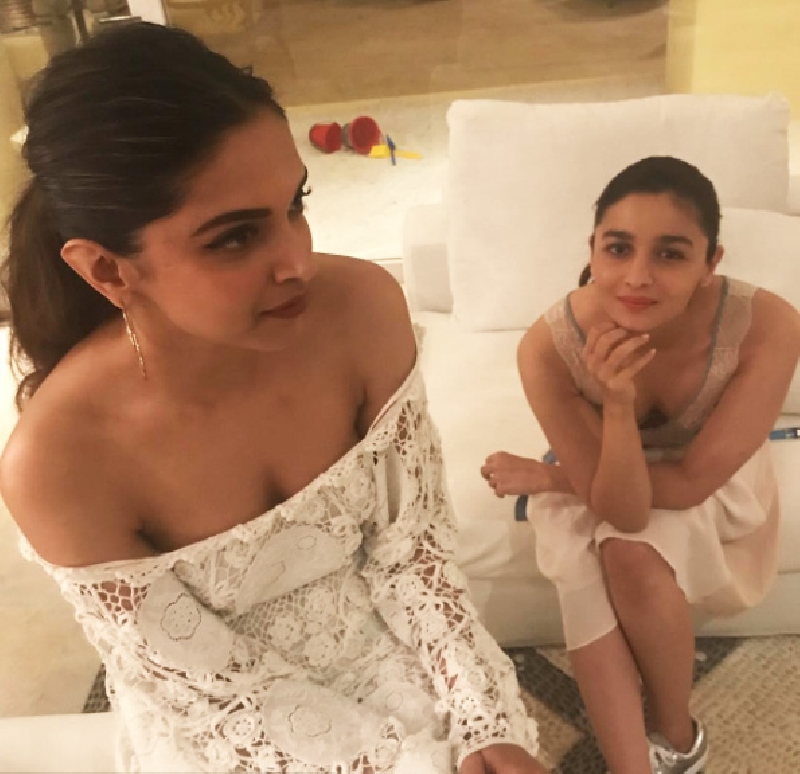 Alia Bhatt and Deepika Padukone At SRK's Birthday Bash