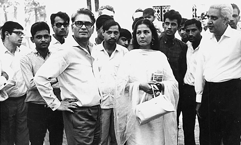 Meena Kumari with her husband Kamal Amrohi (Image Source: Dawn.com)