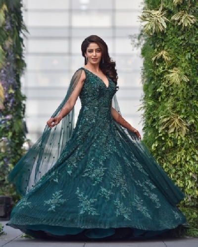 Actress Nehha Pendse.