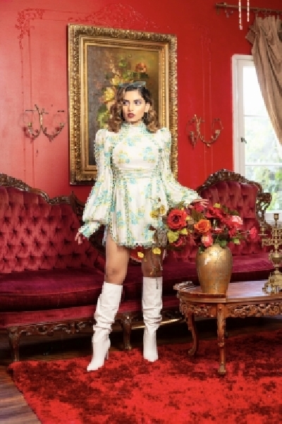 Popular Bollywood singer Kumar Sanu has lent his voice to numerous actors including Shah Rukh Khan, Ajay Devgn and Sanjay Dutt. Now his young daughter, also a singer, Shannon K wants to be the voice to Bollywood actresses like Deepika Padukone.