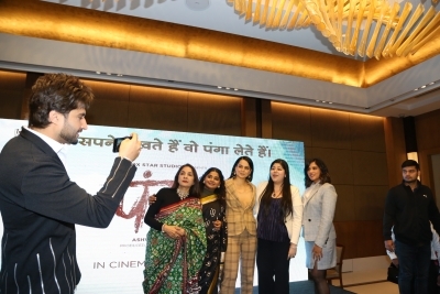 New Delhi: Singer-actor Jassie Gill clicks a group picture of director Ashwiny Iyer Tiwari and actors Kangana Ranaut, Neena Gupta and Richa Chaddha at a press conference to promote their upcoming film 