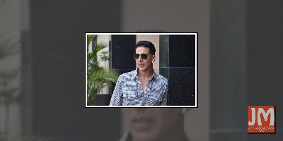 Akshay Kumar takes break from 'Bellbottom' shoot, visits Gurudwara in UK