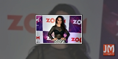 Soundarya Sharma announces summer in scorching style