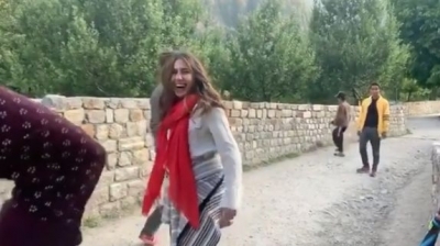 A video of Bollywood actor Kartik Aaryan