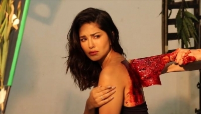 Actress Sunny Leone has recently launched a vegan campaign at the Lakme Fashion Week. In association with People for the Ethical Treatment of Animals (PETA), Sunny unveiled her new ad, which shows the actress