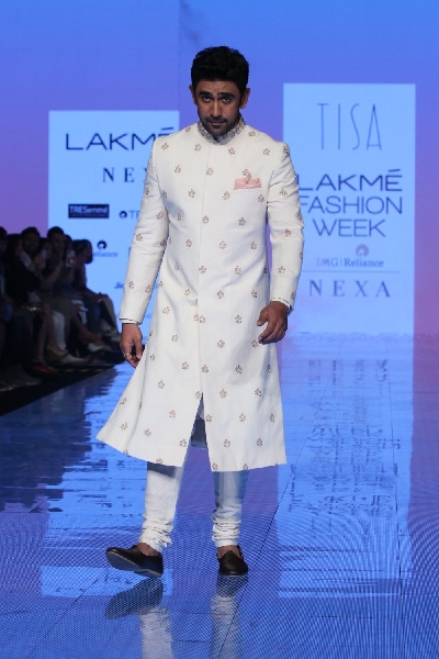 Mumbai: Actor Amit Sadh showcases the creation of Tisa Studio at the Lakme Fashion Week Summer/Resort 2020 grand finale, in Mumbai on Feb 16, 2020. (Photo: IANS)