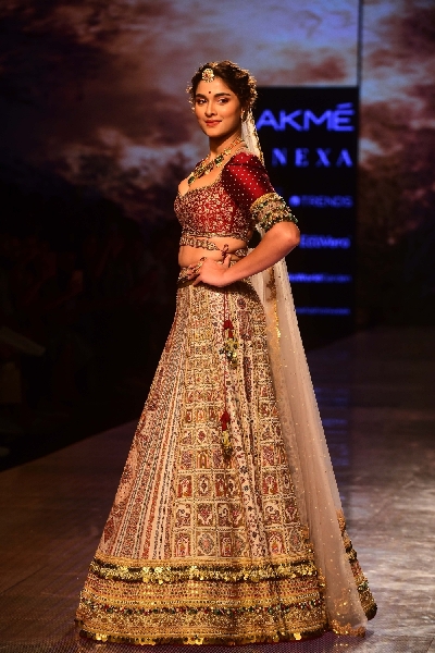 Mumbai: Actress Saiee Manjrekar showcases the creation of the label Jiviva by designers JigVijay & Varsha on Day 4 of the Lakme Fashion Week Summer/Resort 2020, in Mumbai on Feb 14, 2020. (Photo: IANS)