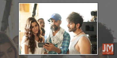 Kriti recalls 'Luka Chuppi' memories on 'Mimi' set