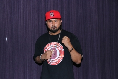 Mumbai:  Singer Yo Yo Honey Singh seen at the office of T-Series in Mumbai on March 4, 2020. (Photo: IANS)