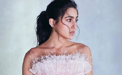 Sara shares her new images from the red carpet event of zee cine awards.