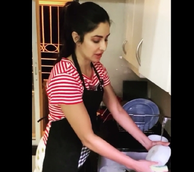 Katrina 'dishes out' tips on household chores.