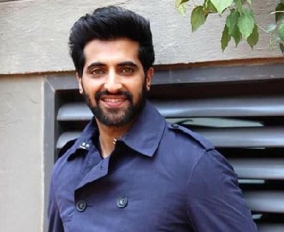 Akshay Oberoi.