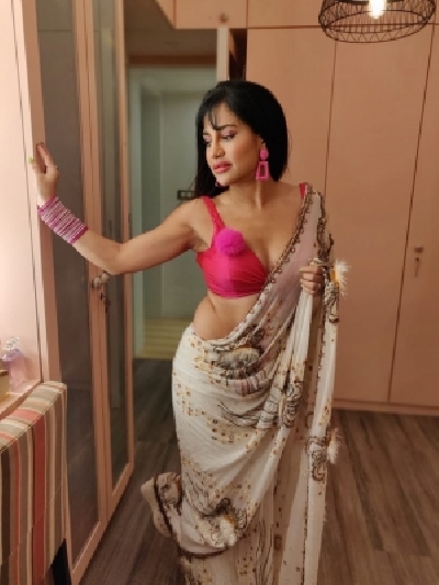 Lizaa Malik works hard on diet for web series.