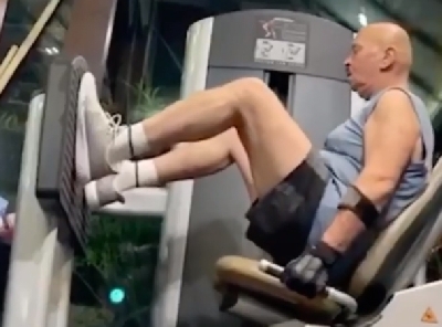 Hrithik Roshan: Coronavirus should be afraid of my dad.