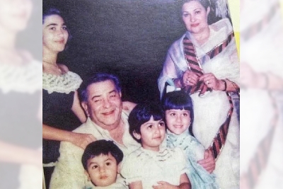 Kareena, Karisma, Ranbir, Riddhima in rare pic with grandpa Raj Kapoor.
