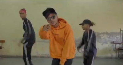 Sharma and the Besharams collaborate with The Dharavi Dream Project.