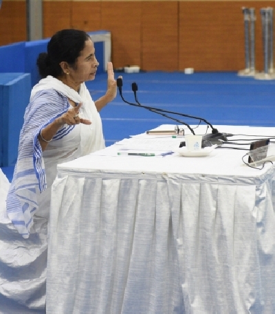 Kolkata, April 4 (IANS) West Bengal Chief Minister Mamata Banerjee has expressed gratitude to Bollywood superstar Shah Rukh Khan for his contribution towards the state at a time when the nation is battling the COVID 19 pandemic.