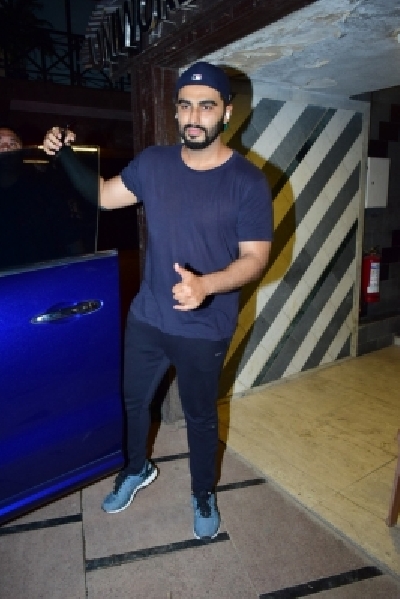 Mumbai, April 5 (IANS) With heavy hearts, actor Arjun Kapoor paid his last respect to the legendary singer Bill Withers, who died a few days ago.	(File Photo: IANS)