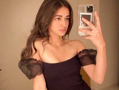 Mumbai, April 6 (IANS) Akshay Kumar, Ayushmann Khurrana, Tiger Shroff, Kartik Aaryan, Ananya Panday, Kriti Sanon, RajkummarRao and Taapsee Pannu are among a slew of Bollywood celebrities who feature in a new song, 