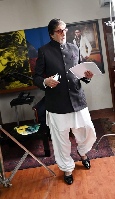 Big B: Smartphones are 'the invention of the times'.