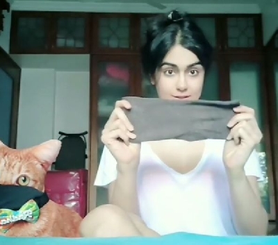 Adah Sharma gives tutorial on how to masks at home.