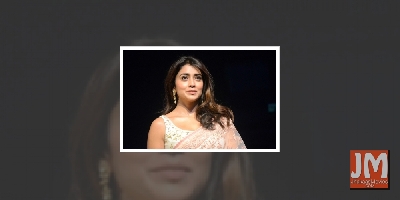 Shriya Saran, husband ignore netizen's objectification quip