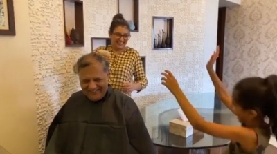 Juhi Parmar has a makeshift salon at home. Juhi Parmar has a makeshift salon at home.