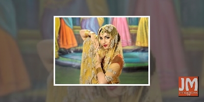 Sonam Kapoor channels her inner Madhubala in new pic