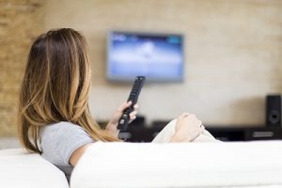 Watching TV makes viewers prefer slimmer women.