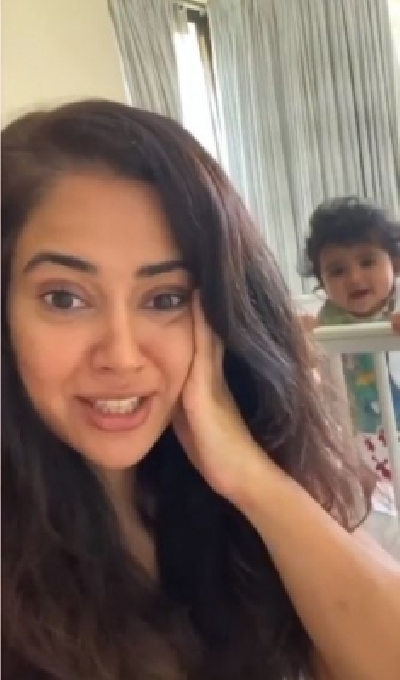 Sameera ReddyÃƒÂƒÃ‚Â¢ÃƒÂ‚Ã‚Â€ÃƒÂ‚Ã‚Â™s children officially bomb her hair care video.