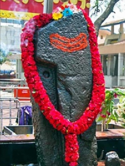 When Rishi Kapoor won hearts of people in Shani-Shingnapur.