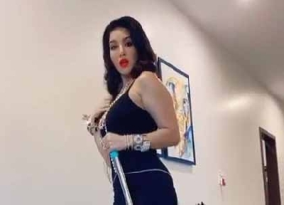 Lockdown diaries: Sunny Leone 'forced' to mop the floor .