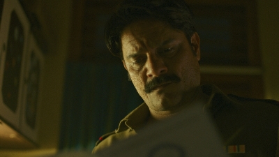 Hathiram's character struggling to prove himself in profession, Relationships : Jaideep Ahlawat by Meena Singh.