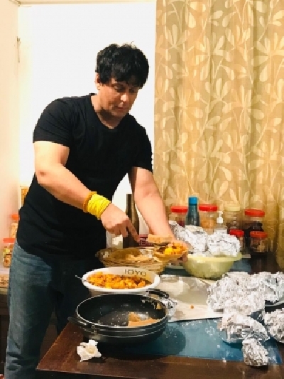 Ranjha Vikram Singh distributes food among needy on his birthday