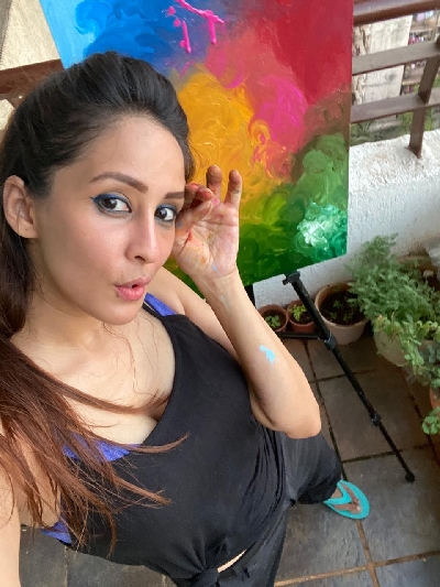 Chahatt Khanna's new hobby is to paint.