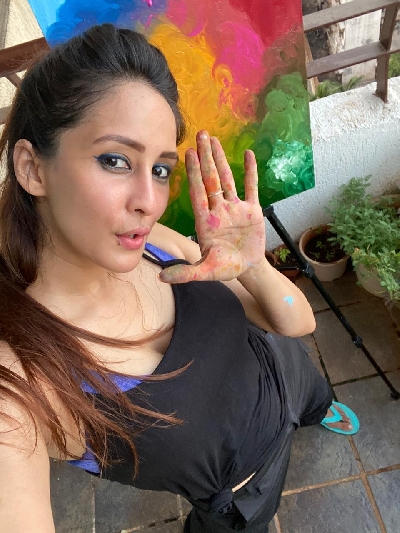 Chahatt Khanna's new hobby is to paint.