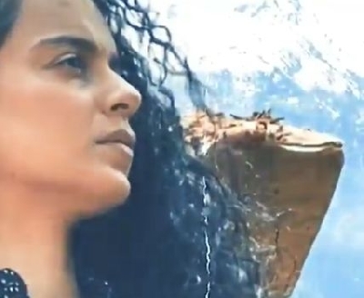 Kangana Ranaut pens poem on love, life.