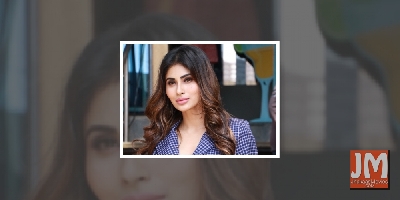 Mouni Roy feels beautiful draped in saree