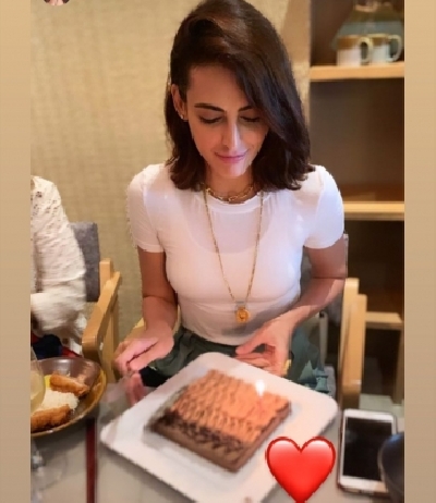 Mandana Karimi celebrates birthday virtually. Mandana Karimi celebrates birthday virtually.