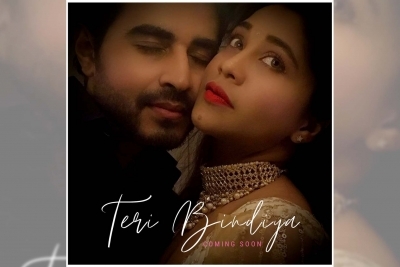 TV couple Yash, Amrapali shoot at home for music video amid lockdown.