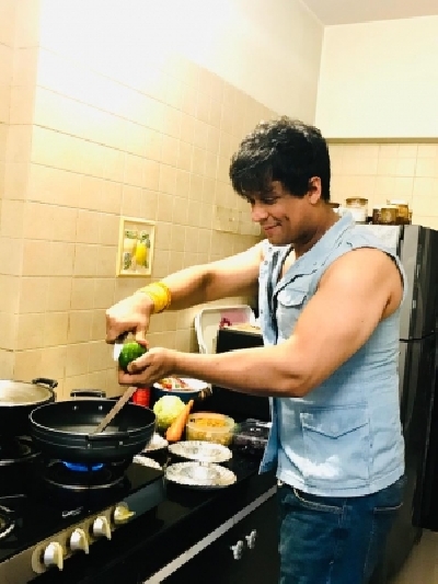 Ranjha Vikram Singh spreads happiness on occasion of Eid.